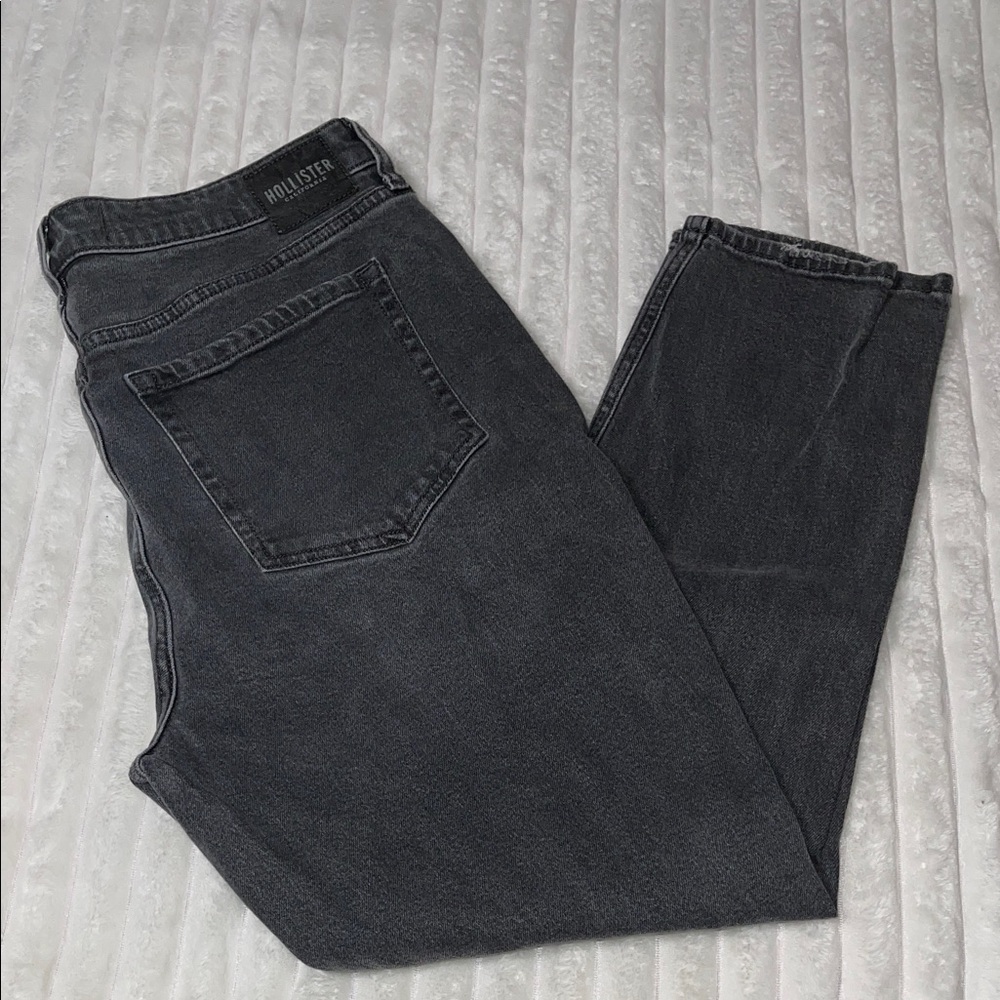 Hollister Ultra High Rise Mom Jean | Size 32 Regular / 15 Regular